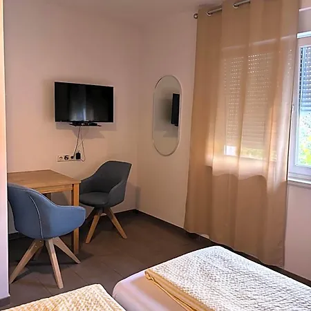 Jarosch فندق مبيت وإفطار 3*